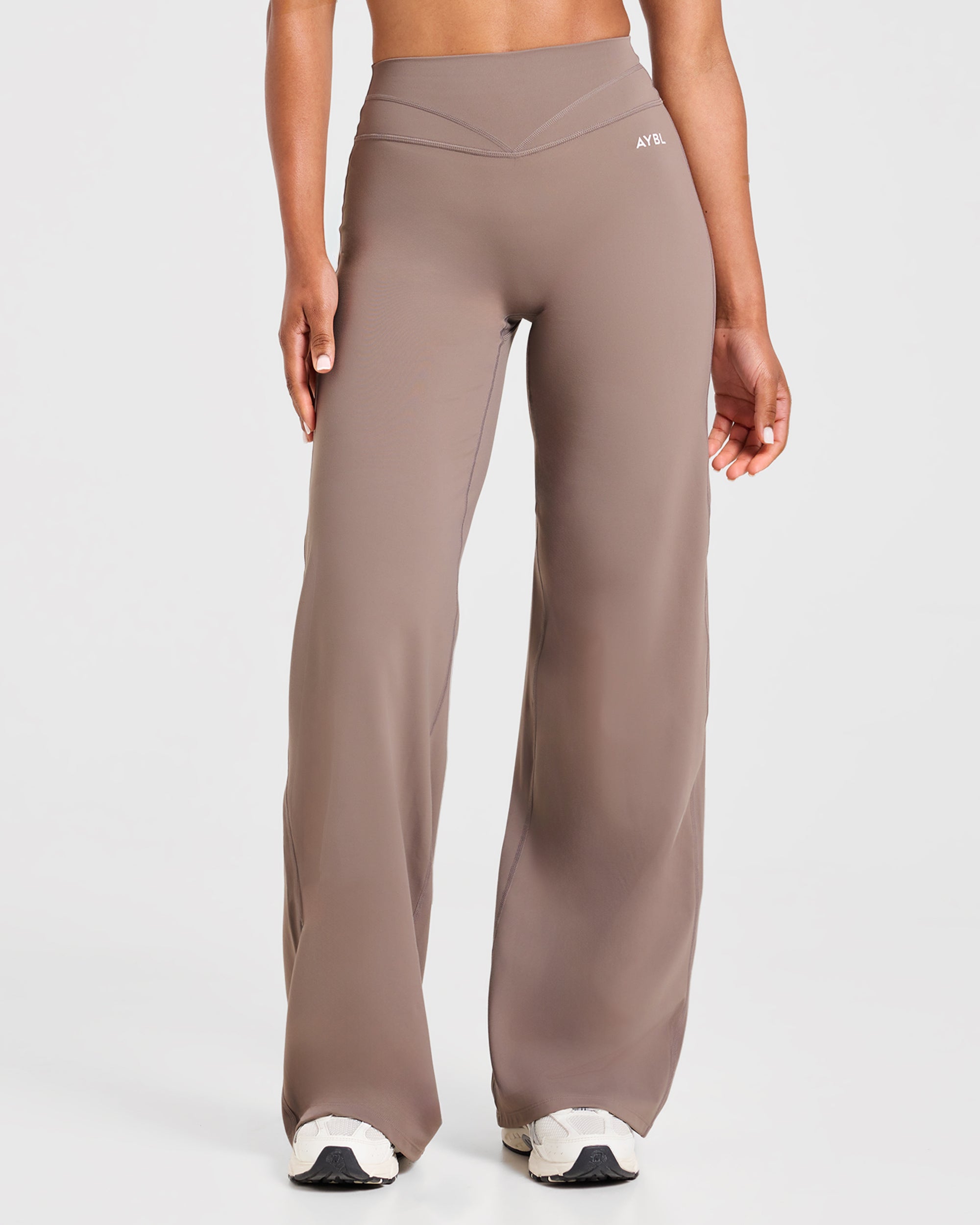 Engage Straight Leg Leggings - Warm Taupe