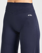 Engage Straight Leg Leggings - Deep Navy