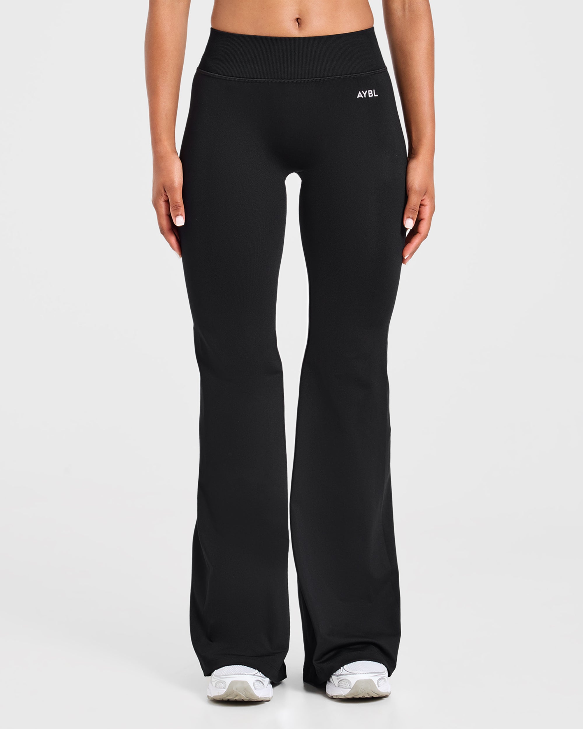Enhance Seamless Flared Leggings - Zwart