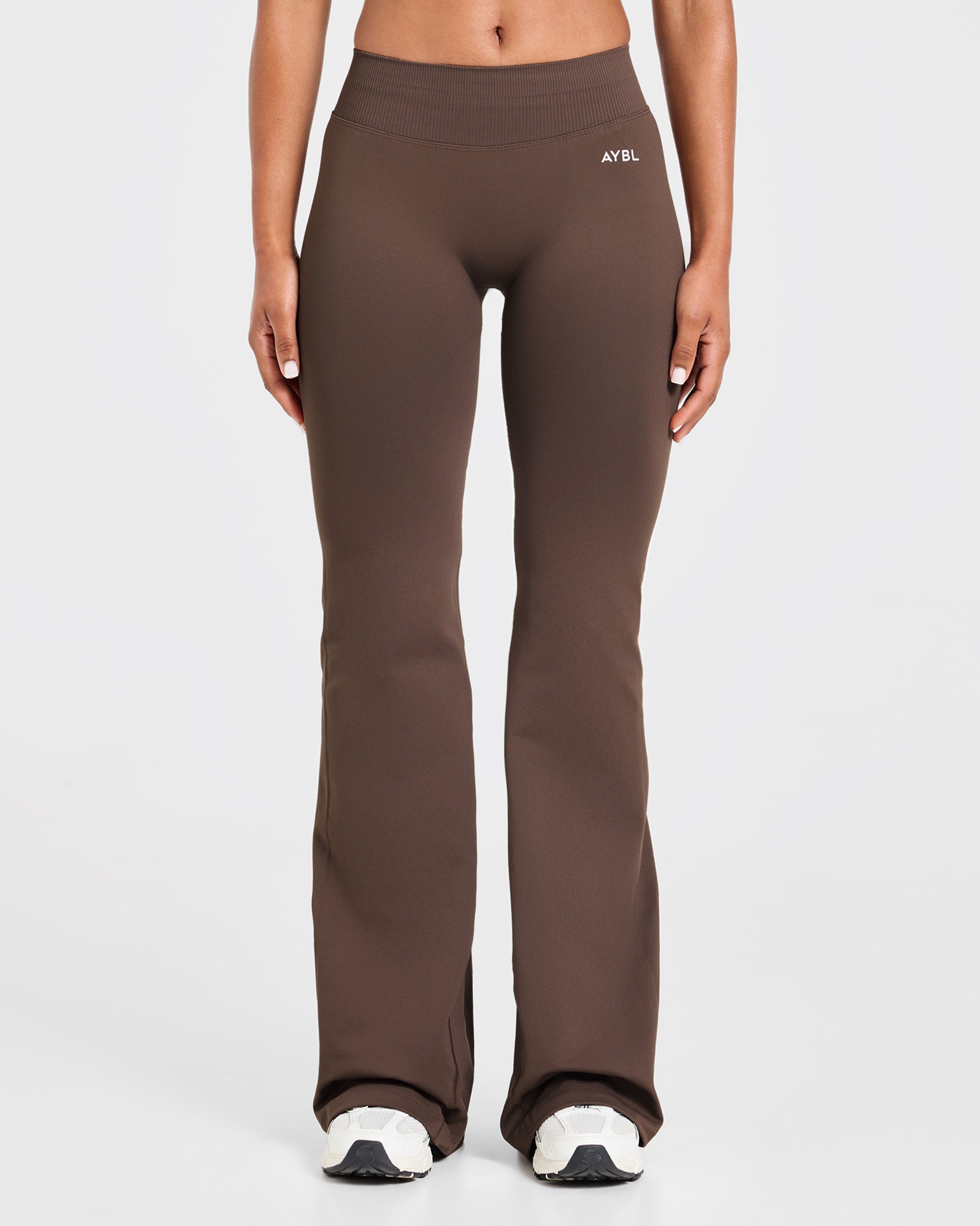 Enhance Seamless Flared Leggings - Bruin