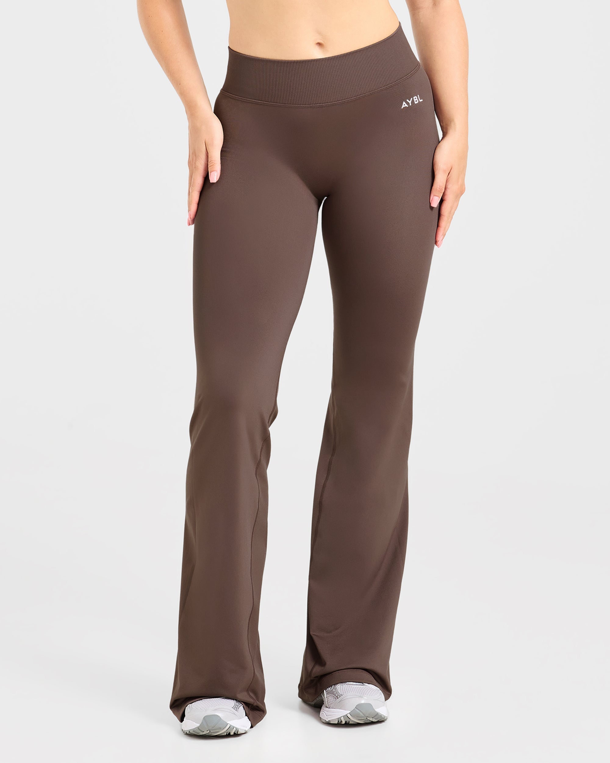 Adapt Seamless Flared Leggings - Bruin