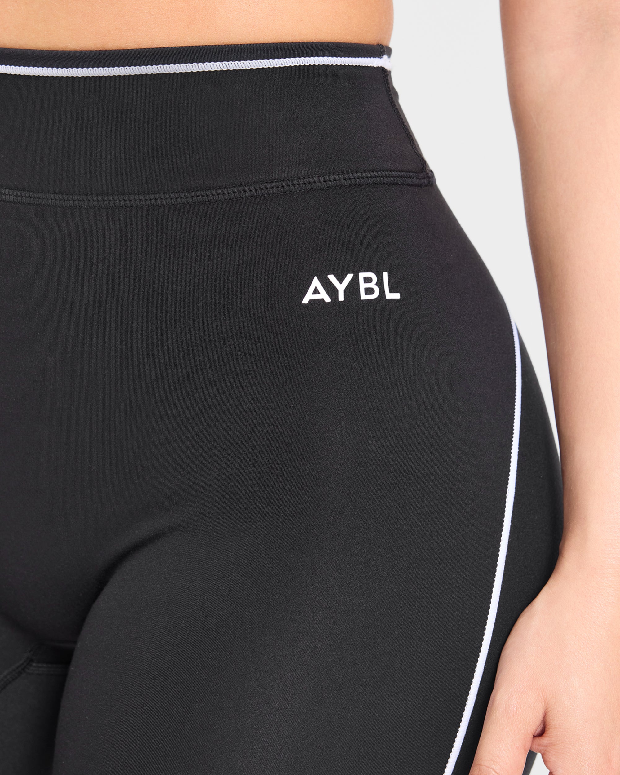 Form Capris - Zwart