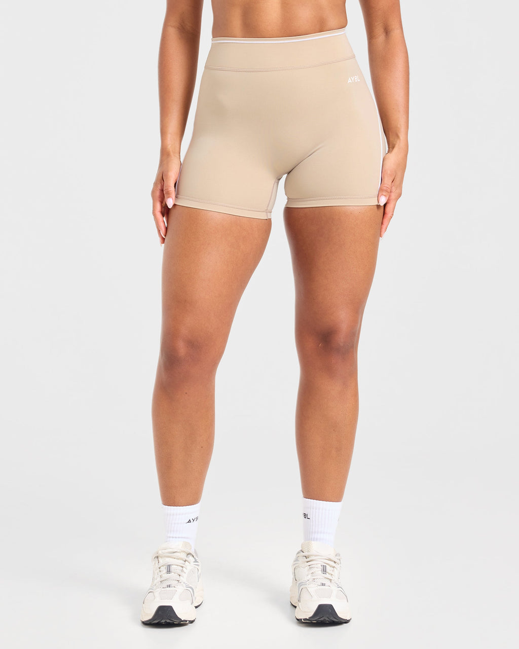 Form Shorts - Mocha