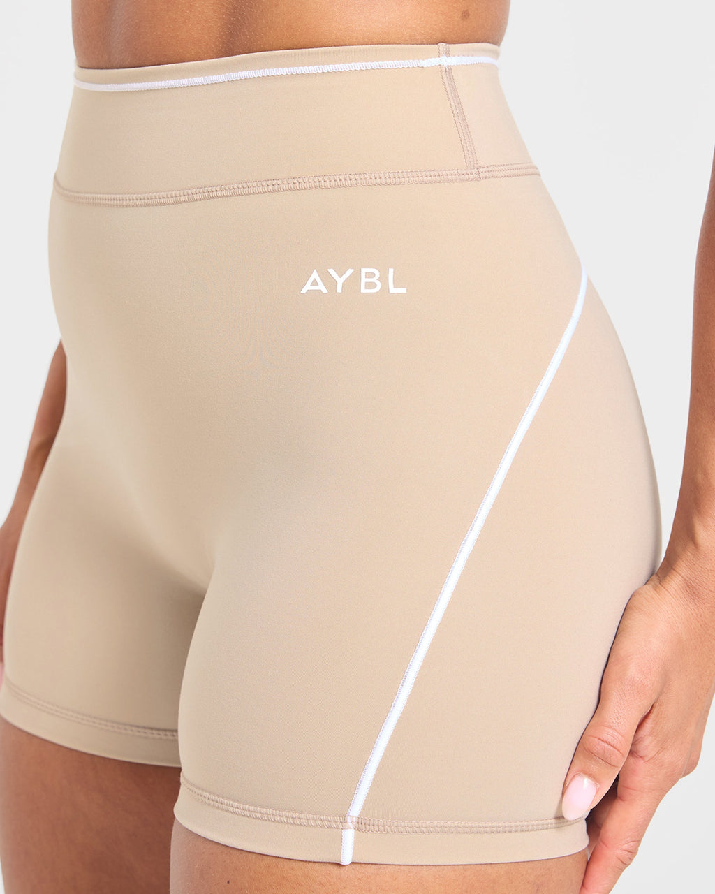 Form Shorts - Mocha