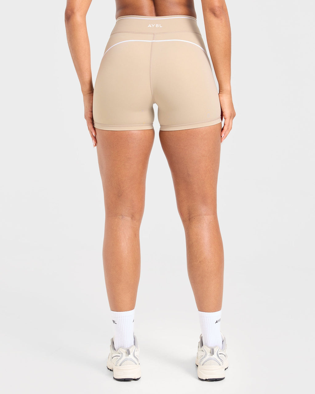 Form Shorts - Mocha