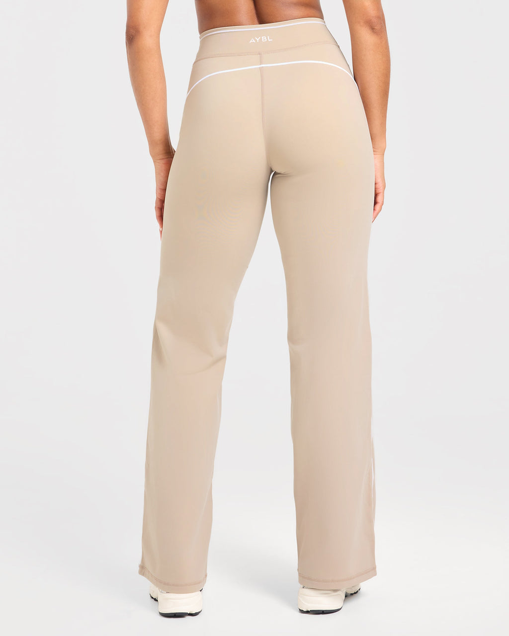 Form Flared Leggings - Mocha