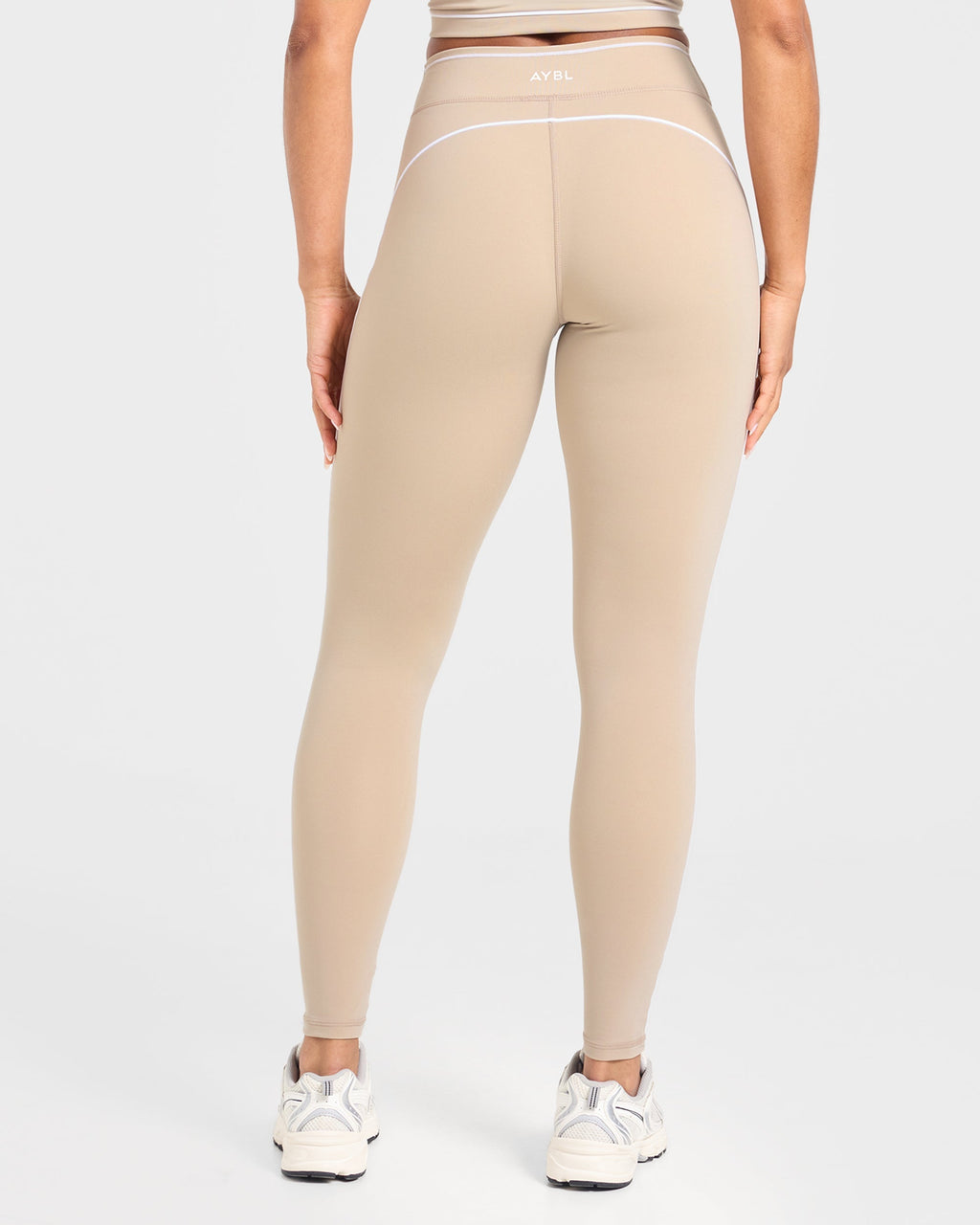 Form Leggings - Mocha