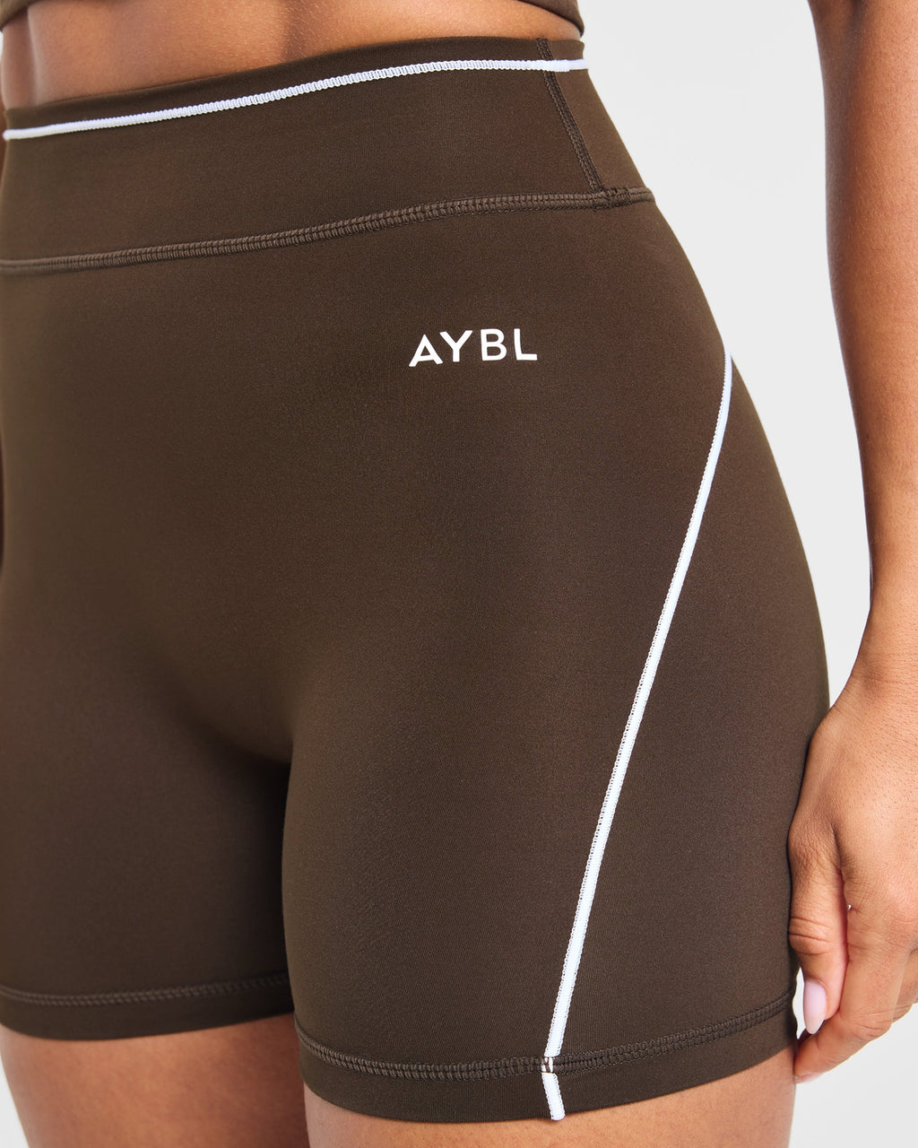 Form Shorts - Coffee Bean