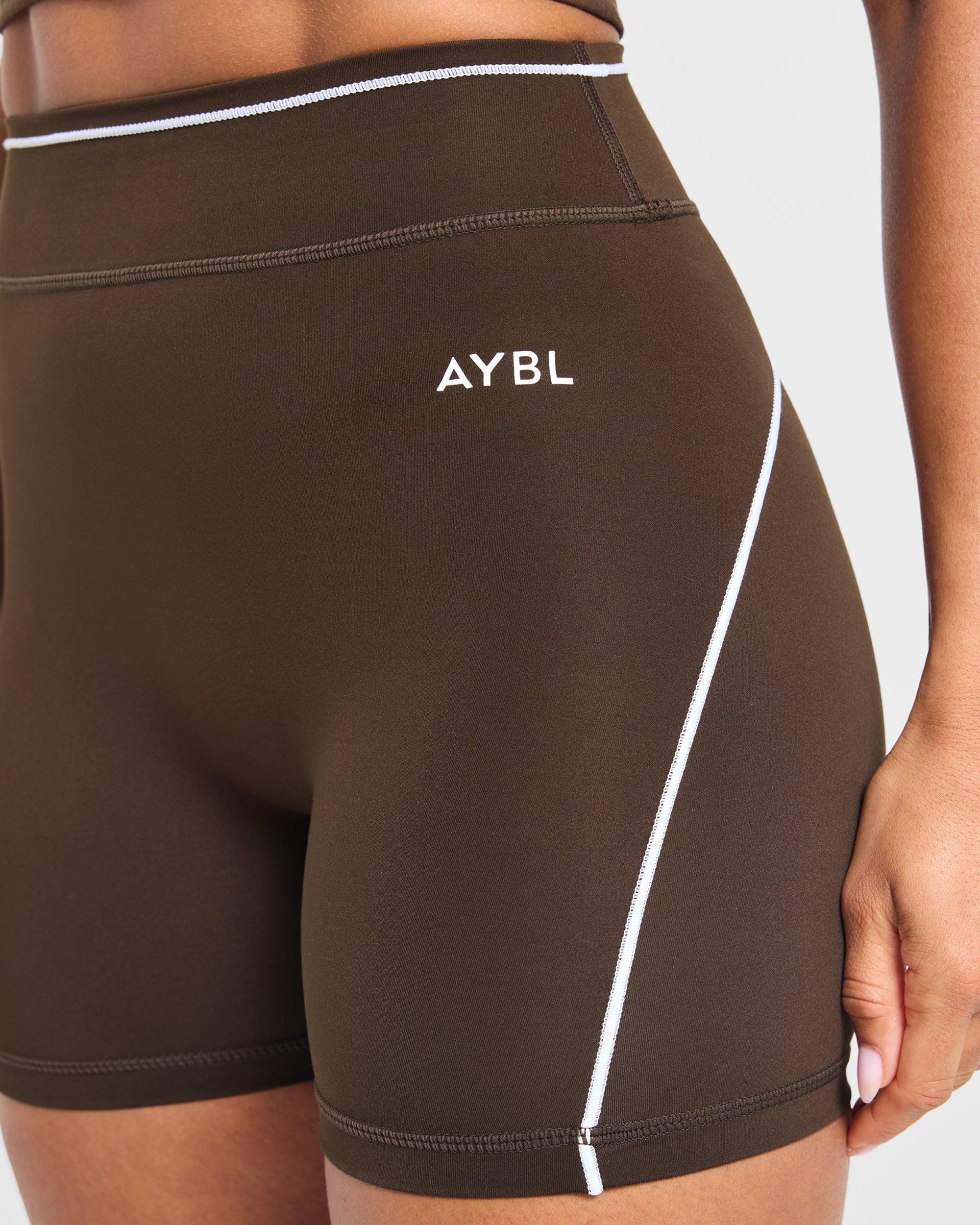 Form Shorts - Coffee Bean