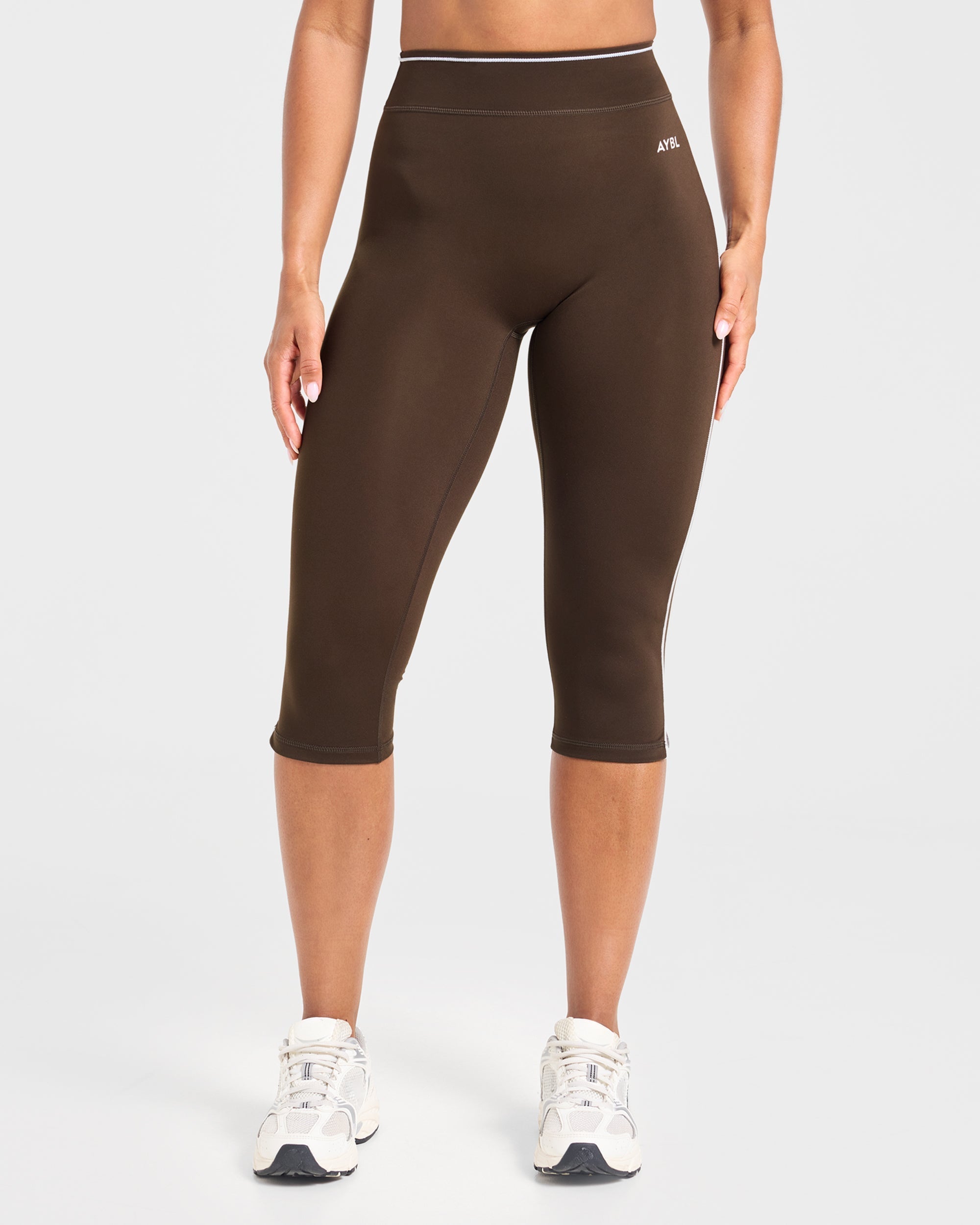 Form Capris - Coffee Bean