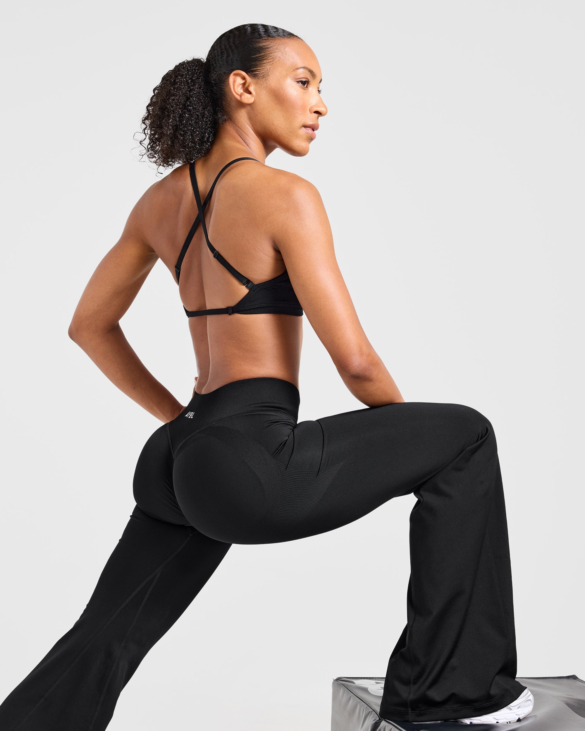 Adapt Seamless Flared Leggings - Zwart