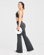 Adapt Seamless Flared Leggings - Dark Charcoal